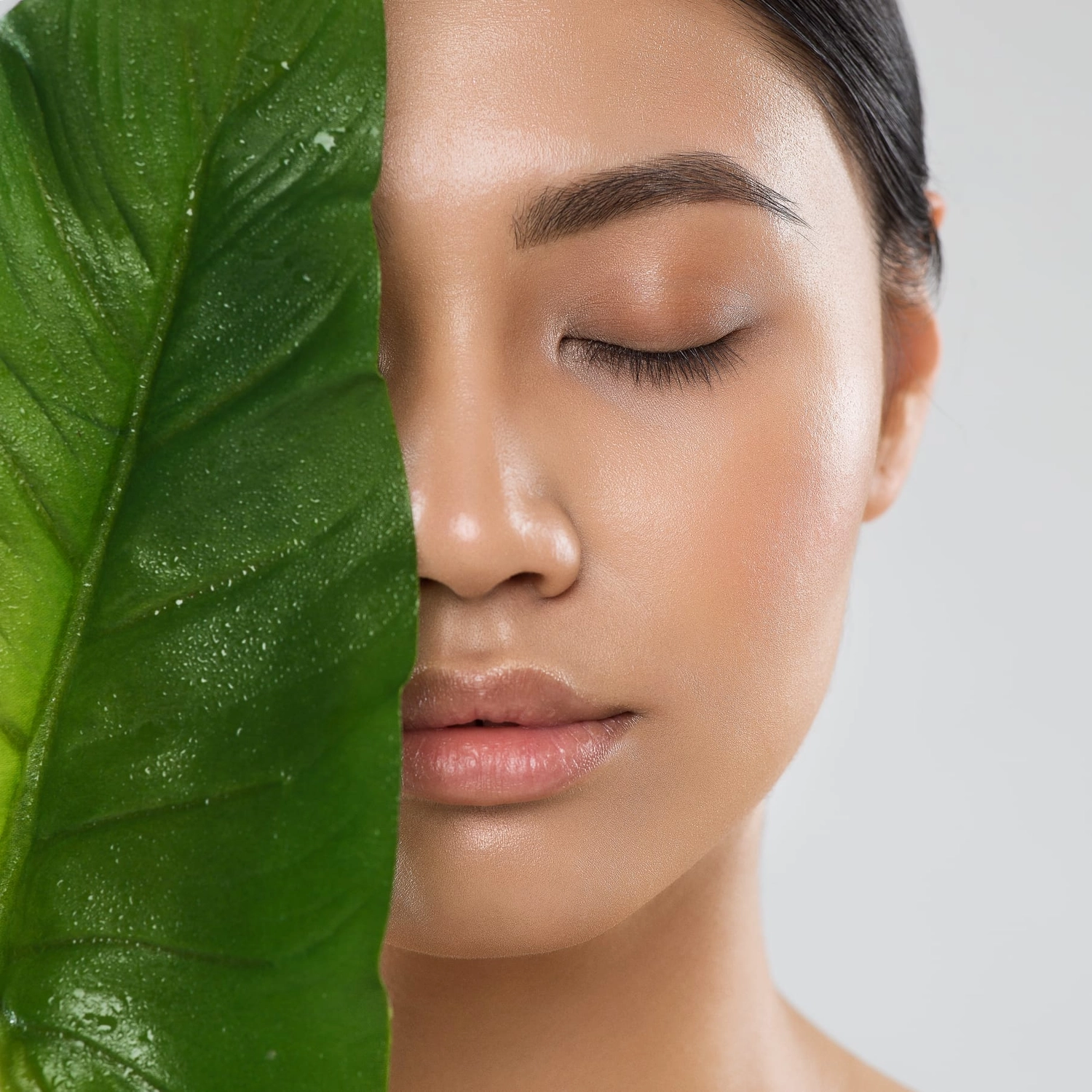 Unterspritzung mit Hyaluron, Ovchinnikova, You are Beauty, Exzellenz, Anspruchshaut, Hautexperte, Wirkstoffkosmetik ,IMMER JITSI You are Beauty – Kosmetikstudio – Bioneedling